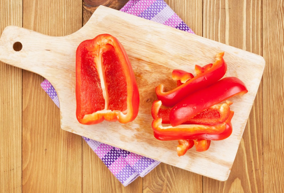 ShareZまごころごはん 馬の原材料（赤ピーマンや野菜の彩り）